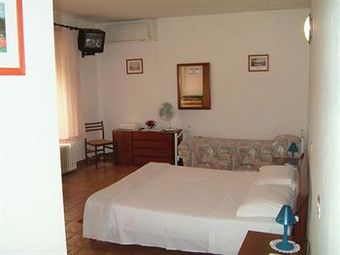 Hotel Airone