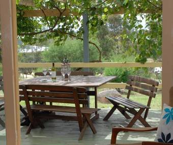 Twisted Gum Vineyard Cottage