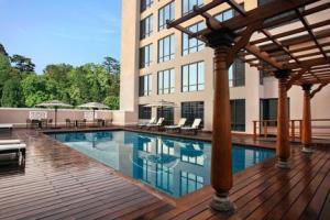 Hotel Muthoot Plaza