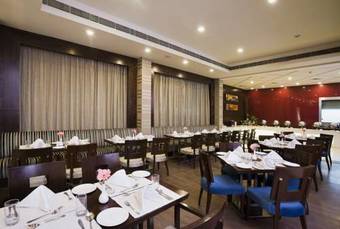 Hotel The Manor Bareilly