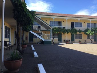Bradman Motor Inn