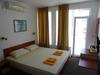 Hostal Dobrevi Guest House