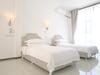 Hostal Nazaki Residences