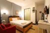 1m Hotel
