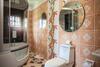 Hostal Queen Elizabeth House