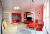 Apartment Crystal Na Revolutsii