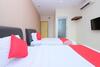 Hostal Oyo 89493 Q Hotel