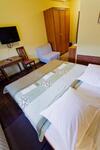 Hostal Guesthouse Les
