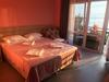 Hostal Guesthouse Serafinna
