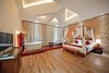 Guilin Crystal Crescent Moon Hotel