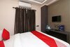 Oyo 11723 Hotel Barney Grand