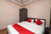 Oyo 11723 Hotel Barney Grand