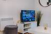 Contemporary 1 Bed Apartment Media City