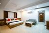 Hotel Capital O 49275 The Grand Mid Way