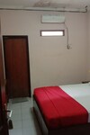 Hostal Oyo 1751 Hotel Trihadhi