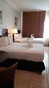Hotel Renovated Ocean View Studio Sleeps 4 , On The Beach