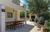 Three-bedroom Holiday Home In Donji Dolac