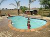 Hotel Lily Villa Country Lodge
