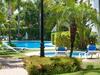 44 - Ground Floor Apartment By The Pool, Walking To The Beach