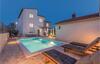 Two-bedroom Holiday Home In Zadar