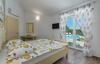 Villa Gardenia With Pool, Garden And Jacuzzi