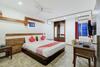 Hotel Oyo 76788 C Square Space