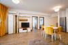 Spacious & Bright 2 Bedroom Central Apartment