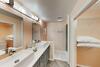 Remodeled Escape - Central To Beaches, Restaurants Home