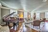 Grand Estate With Courtyard - 2 Mi To Downtown!
