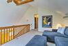 Spacious Outdoor Haven In The Hideout With Deck
