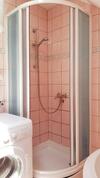 Central Studio Apartment With Parking, Balcony & Garden