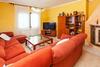 Amplio Chalet Con Gran Piscina Y Jardin
