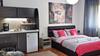 Hostal The House Apartments & Guest Rooms
