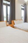 ??ng Ti?n Hotel ?� L?t