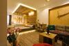 Apartamento Lotushomestayhanoi - Wood & White