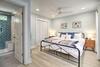 New! Renovated 2 Bed 2 Bath Apartment Downtown