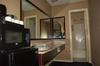 Hotel Golden Manor Inn & Suites