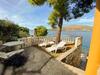 Seaview & Beachfront Apartments Jakov