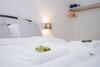 Rowsby Court - Stylish Apartment With Private Parking