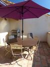 Maison de Village Avec Terrasse, Cour Et Garage.