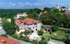 Hostal Holiday House Lena