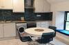 Eyre Square Holiday Apartment