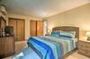 Vineyard Gem Less Than 2 Mi To Beach And Oak Bluffs!