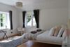 Hostal York Cottage House & Spa