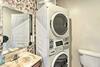 Apartamento Modern Custer Apt - Walk To Shops And Dining!