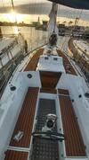 Velero En Puerto de Valencia - E&m Boats