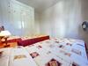 Traditional 3 Bed Town House With Com Pool Lr314