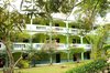 Hotel Doctors Cave Beach