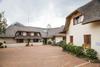 Hostal The Celtis Manor Guest House