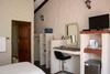 Hostal By Bush Telegraph Lodge